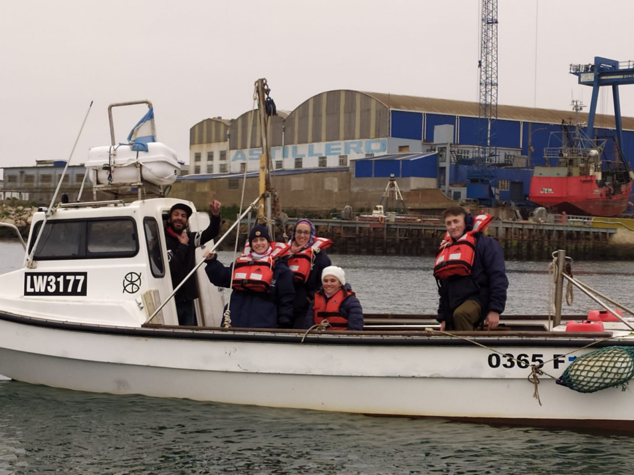 INIDEP capacita personal en muestreo y captura ejemplares vivos juveniles de corvina rubia