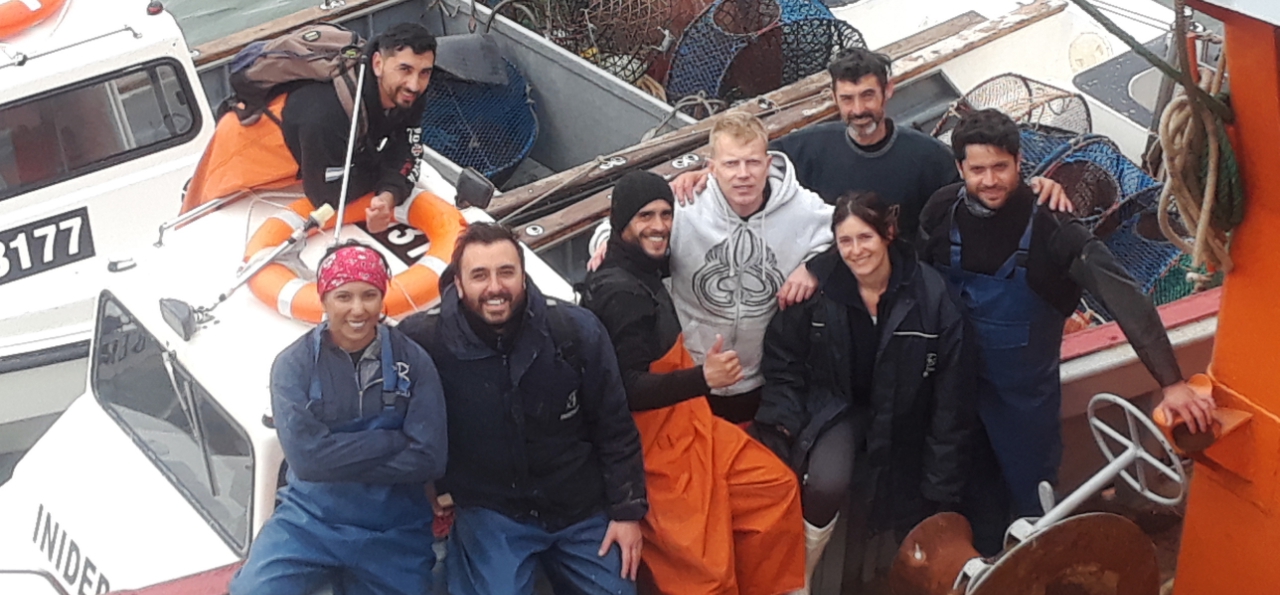 Nueva salida al mar para evaluar la pesca experimental de cangrejo nadador y prueba de trampas